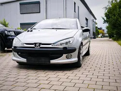 Silber Gebraucht 2002 Peugeot 206 CC Cabrio | 2.500 €