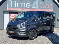 Grau Gebraucht 2019 Ford Tourneo Titanium Van / Kleinbus | 34.990 €