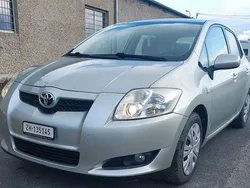 Silber Gebraucht 2009 Toyota Auris Sol Limousine | 4.999 € (Fairer Preis)