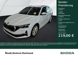 Moonweiss metallic Gebraucht 2024 Skoda Octavia Selection Kombi | 29.747 € (Fairer Preis)
