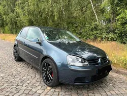Grau Gebraucht 2005 VW Golf V Kleinwagen | 2.800 € (Teuer)