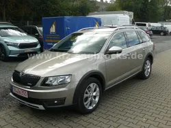 Beige Gebraucht 2016 Skoda Octavia Kombi | 11.300 € (Fairer Preis)