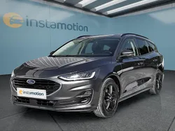 Grau Gebraucht 2022 Ford Focus Kombi | 17.749 € (Guter Preis)