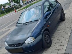 Blau Gebraucht 1999 Opel Corsa Kleinwagen | 1.500 € (Teuer)