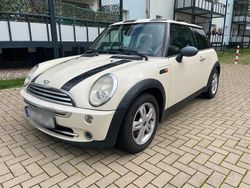 Weiß Gebraucht 2005 Mini ONE Kleinwagen | 2.150 € (Guter Preis)