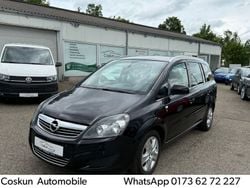 Schwarz Gebraucht 2010 Opel Zafira Edition Van / Kleinbus | 3.990 € (Etwas zu teuer)