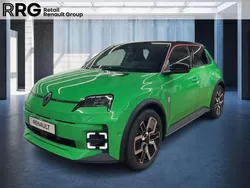 Pop green!, black pearlschwar Gebraucht 2024 Renault R5 Komfort Kleinwagen | 29.970 € (Fairer Preis)