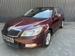 Rot Gebraucht 2010 Skoda Octavia Ambiente Limousine | 5.800 € (Fairer Preis)