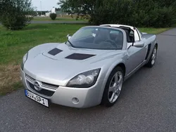 Silber Gebraucht 2002 Opel Speedster Cabrio | 20.850 €