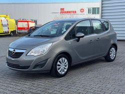 Grau Gebraucht 2010 Opel Meriva Edition Van / Kleinbus | 3.999 € (Fairer Preis)