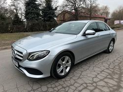 Silber Gebraucht 2016 Mercedes E200 Limousine | 18.388 €