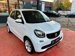 Weiß Gebraucht 2019 Smart ForFour Electric Drive Passion Limousine | 7.980 € (Superpreis)