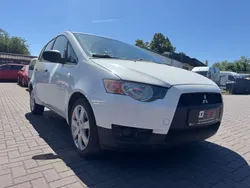 Weiß Gebraucht 2009 Mitsubishi Colt Inform Limousine | 2.990 € (Etwas zu teuer)