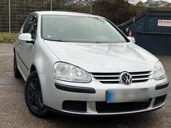 Grau Gebraucht 2004 VW Golf V Coupé | 1.200 € (Fairer Preis)