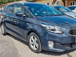 Blau Gebraucht 2016 Kia Carens Vision Van / Kleinbus | 8.350 € (Fairer Preis)