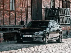 Schwarz Gebraucht 2018 Audi A4 Ambiente Kombi | 20.500 € (Fairer Preis)