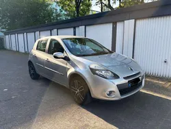 Grau Gebraucht 2012 Renault Clio IV Expression Kleinwagen | 4.550 € (Guter Preis)