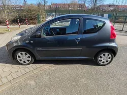 Grau Gebraucht 2011 Peugeot 107 Style Kleinwagen | 1.750 € (Guter Preis)