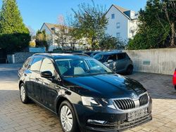 Schwarz Gebraucht 2019 Skoda Octavia Soleil Kombi | 18.600 € (Fairer Preis)