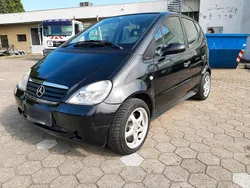 Schwarz Gebraucht 2000 Mercedes A160 Limousine | 1.950 €