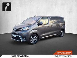 Basaltgrau Gebraucht 2023 Toyota Proace Verso Team Kombi | 40.480 € (Etwas zu teuer)