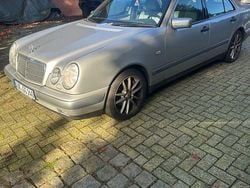 Silber Gebraucht 1998 Mercedes 240 Limousine | 3.999 € (Fairer Preis)