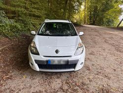 Weiß Gebraucht 2011 Renault Clio GrandTour Kombi | 2.500 €