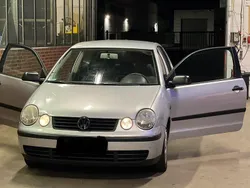 Grau Gebraucht 2003 VW Polo Kleinwagen | 900 € (Fairer Preis)