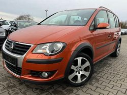 Rot Gebraucht 2007 VW Touran Cross Van / Kleinbus | 4.199 € (Fairer Preis)