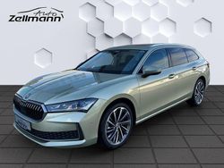 Gelb Gebraucht 2024 Skoda Superb LAURIN & KLEMENT Kombi | 39.940 €