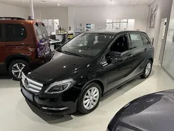 Kosmosschwarz metalliclack Gebraucht 2013 Mercedes B180 Van / Kleinbus | 14.900 € (Fairer Preis)