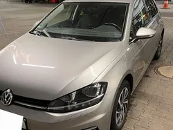 Grau Gebraucht 2018 VW Golf VII Sound Limousine | 14.050 € (Fairer Preis)