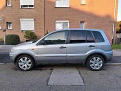 Silber Gebraucht 2004 Ford Fusion Limousine | 2.600 €