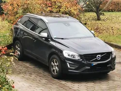 Schwarz Gebraucht 2017 Volvo XC60 R-Design Momentum SUV | 21.500 € (Guter Preis)