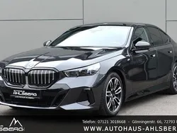 Grau Gebraucht 2024 BMW 520 M Sport Limousine | 56.900 € (Guter Preis)