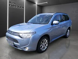 Silber Gebraucht 2014 Mitsubishi Outlander P-HEV Top SUV | 11.990 €