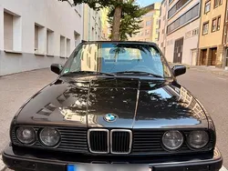 Schwarz Gebraucht 1991 BMW 325 Cabriolet Basis Cabrio | 23.000 €