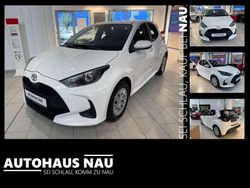 Super white 2 Neu 2025 Toyota Yaris Hybrid Business Edition Limousine | 23.490 € (Guter Preis)