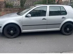 Silber Gebraucht 2000 VW Golf IV Kombi | 2.000 €