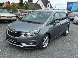 Grau Gebraucht 2018 Opel Zafira Van / Kleinbus | 7.990 €