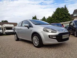 Grau Gebraucht 2011 Fiat Punto Evo Kleinwagen | 3.950 € (Fairer Preis)