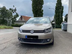 Beige Gebraucht 2014 VW Touran Life Van / Kleinbus | 9.800 € (Fairer Preis)