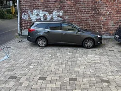 Grau Gebraucht 2018 Ford Focus Cool & Connect Kombi | 10.499 € (Superpreis)