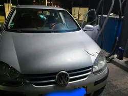 Silber Gebraucht 2004 VW Golf V Kleinwagen | 2.000 € (Fairer Preis)