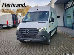 Weiß Gebraucht 2024 Mercedes Sprinter Van | 46.708 € (Etwas zu teuer)