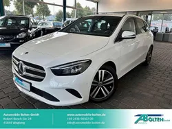 Weiß Gebraucht 2022 Mercedes B180 Van / Kleinbus | 27.590 € (Fairer Preis)