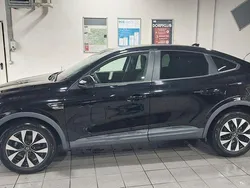 Schwarz Gebraucht 2023 Renault Arkana Equilibre SUV | 18.900 € (Superpreis)