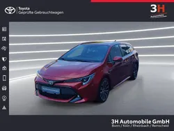 Karminarot metallic Gebraucht 2021 Toyota Corolla Team Kombi | 24.990 € (Fairer Preis)
