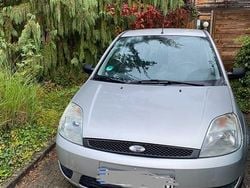 Grau Gebraucht 2005 Ford Fiesta Kleinwagen | 1.300 € (Guter Preis)