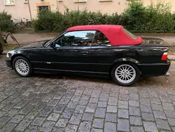 Schwarz Gebraucht 1993 BMW 325 Cabriolet M Sport Cabrio | 15.000 €